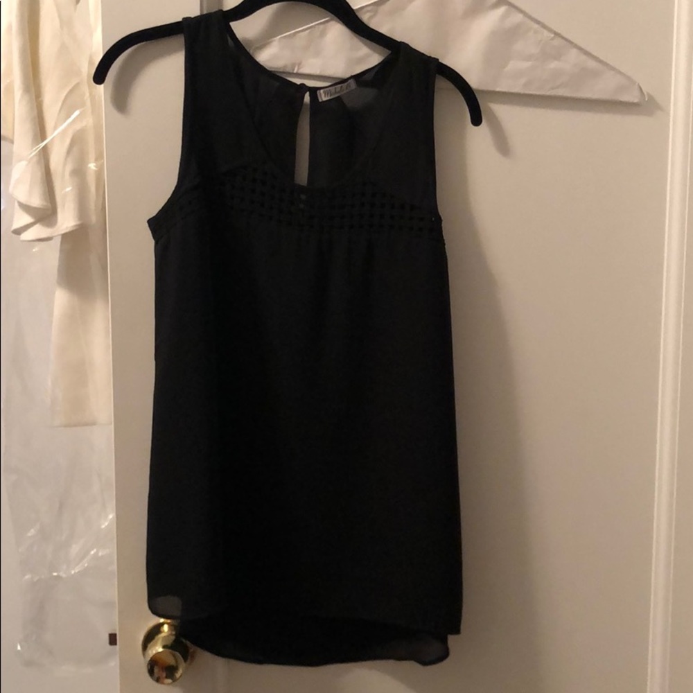 Like new Black sleeveless blouse